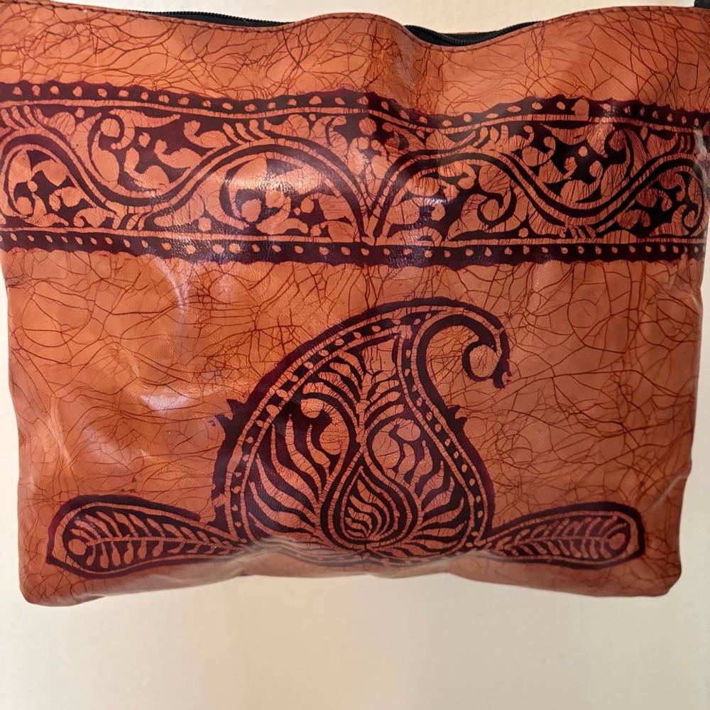 Shantiniketan Leather Bag, Traditional Handicraft From West Bengal, India.